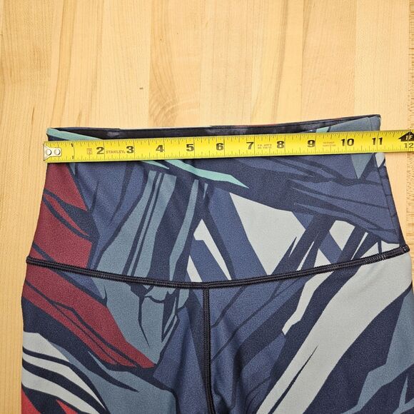Peloton WITH X Women’s XS Expedition High Waist Capri Geometric REVERSIBLE 2021 - Picture 5 of 12